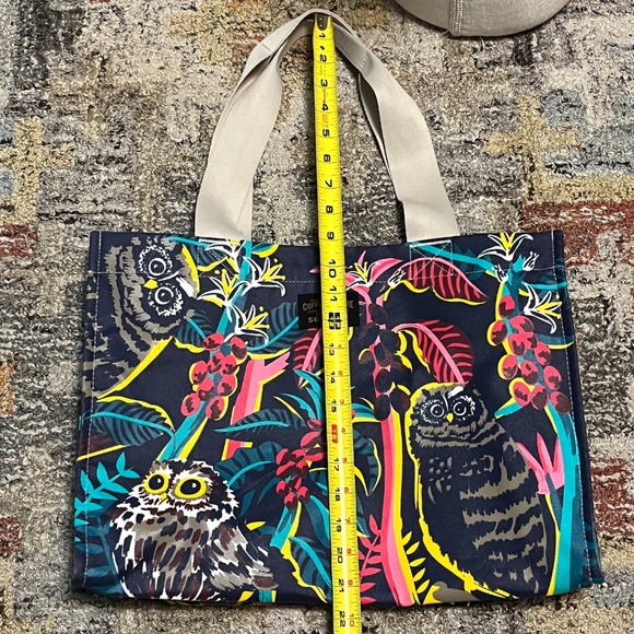 Chalo Seattle Coffee Culture Night Owls Coated Canvas Zipper Tote - 17 x 13 x 5" - Picture 10 of 15